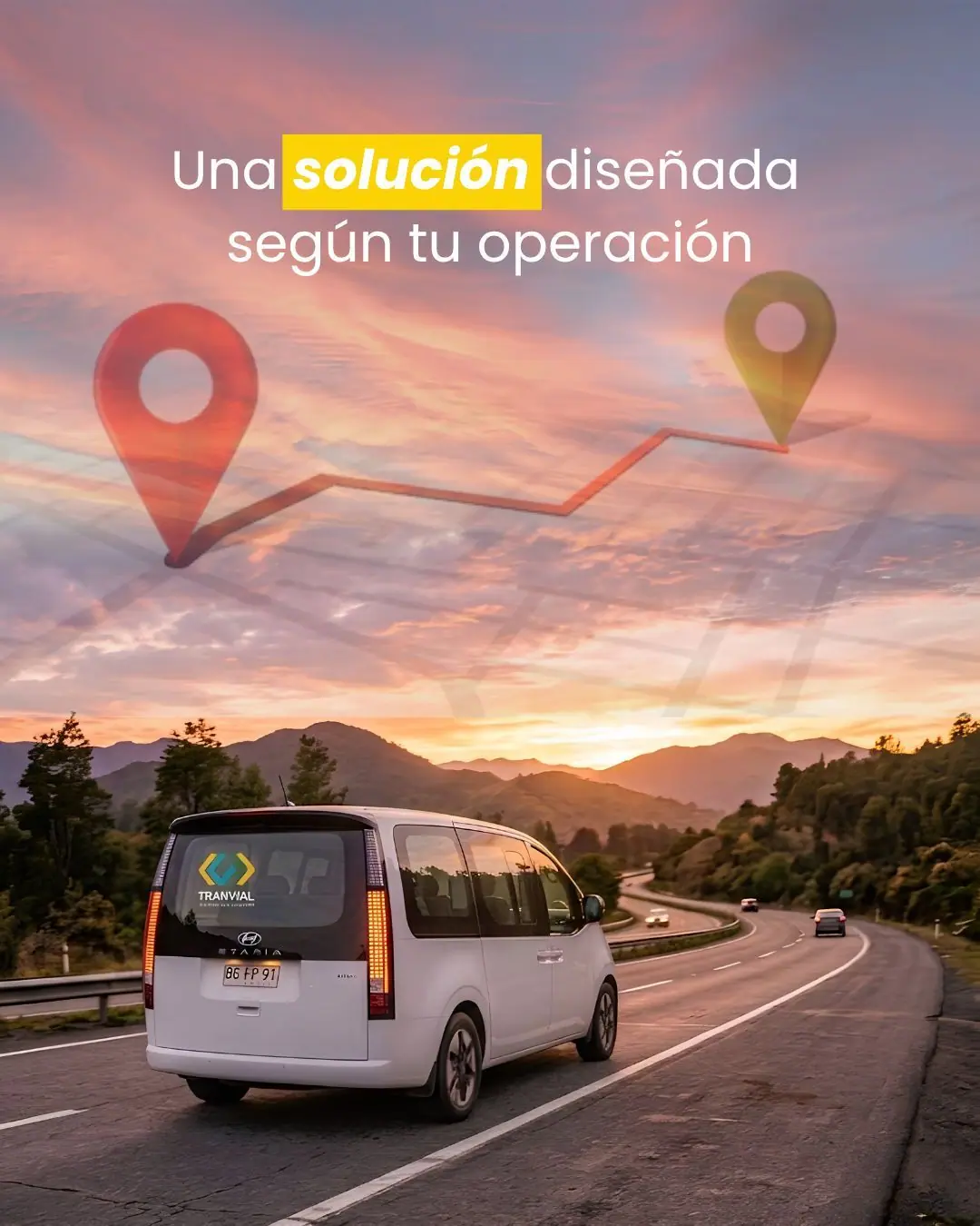 Gráfica de Tranvial con una imagen generada por IA de una van blanca en un camino de montaña y una línea de ruta entre dos marcadores. Texto: «Una solución diseñada según tu operación».